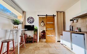 studio centre de Hyeres ( 4 personnes )